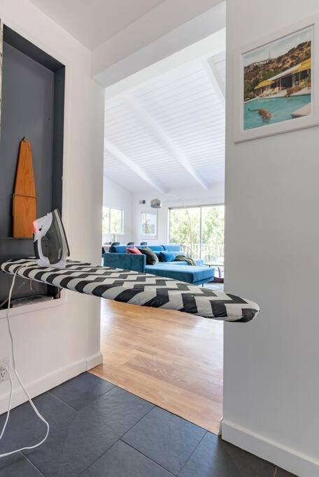 Stunning Hollywood Midcentury Modern-Views-Best Location! Los Angeles Exterior photo