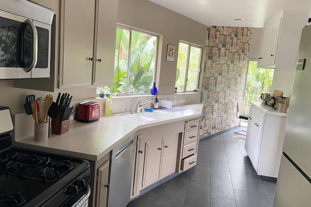 Stunning Hollywood Midcentury Modern-Views-Best Location! Los Angeles Exterior photo